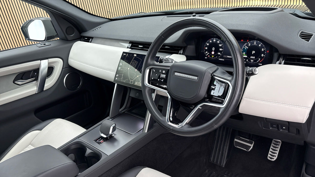 Land Rover Discovery Sport Image 5
