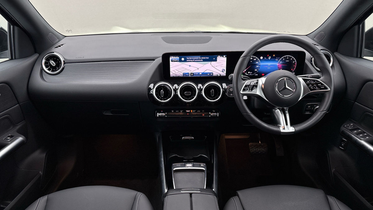 Mercedes-Benz GLA Image 12