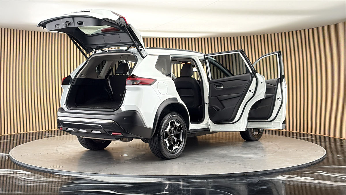 More views of Nissan X-Trail