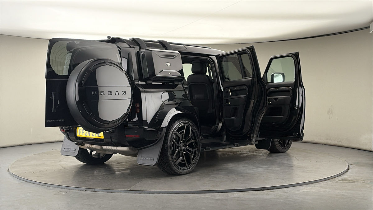 More views of Land Rover Defender 110