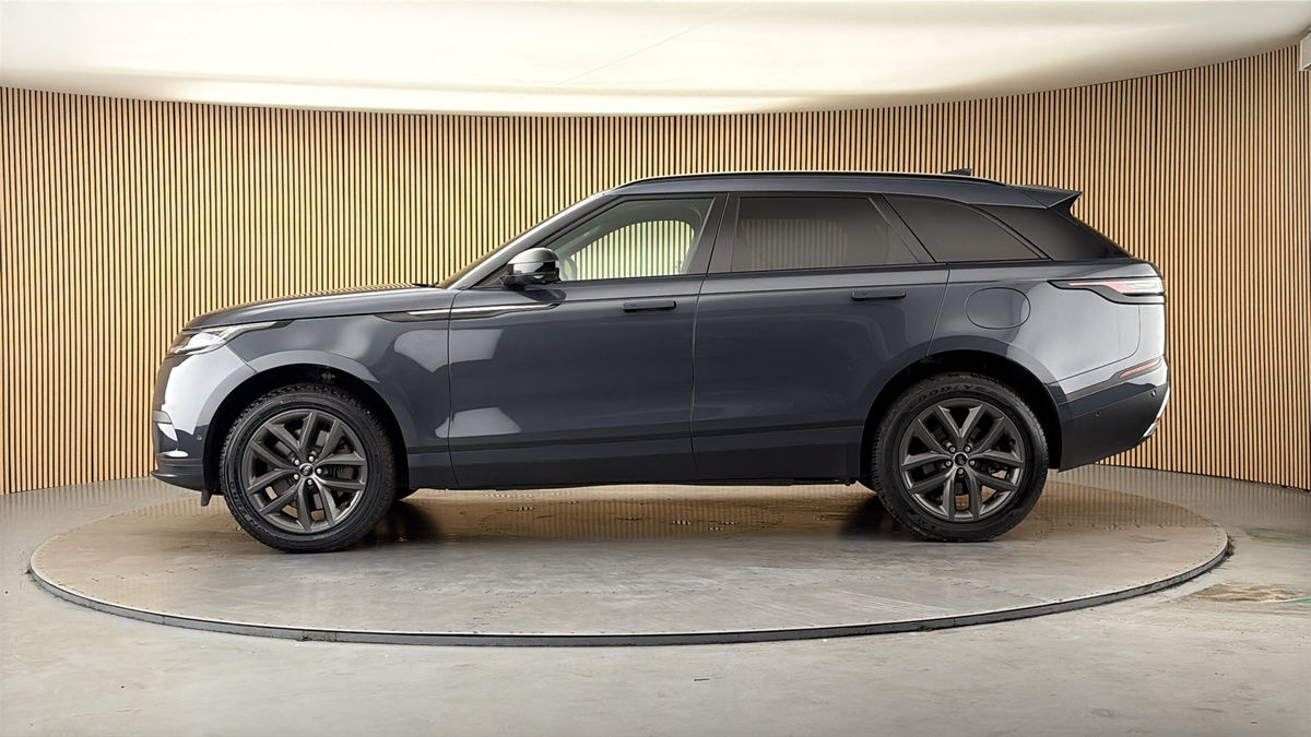 Land Rover Range Rover Velar Image 15