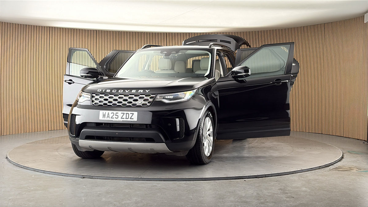 More views of Land Rover Discovery