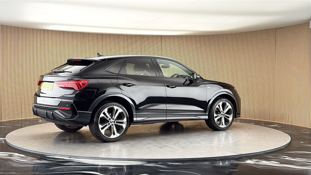 More views of Audi Q3