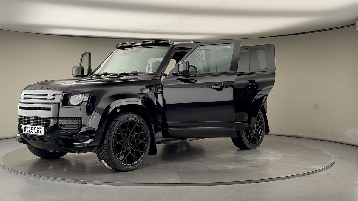 More views of Land Rover Defender 110