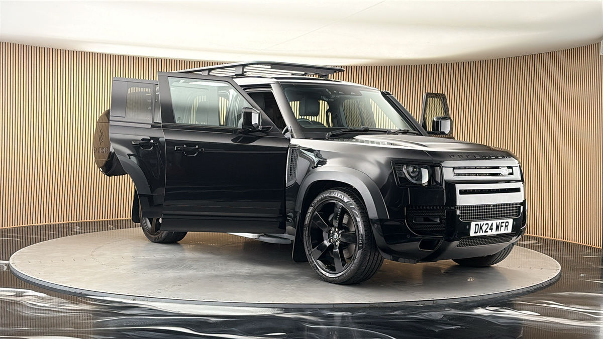 More views of Land Rover Defender 110