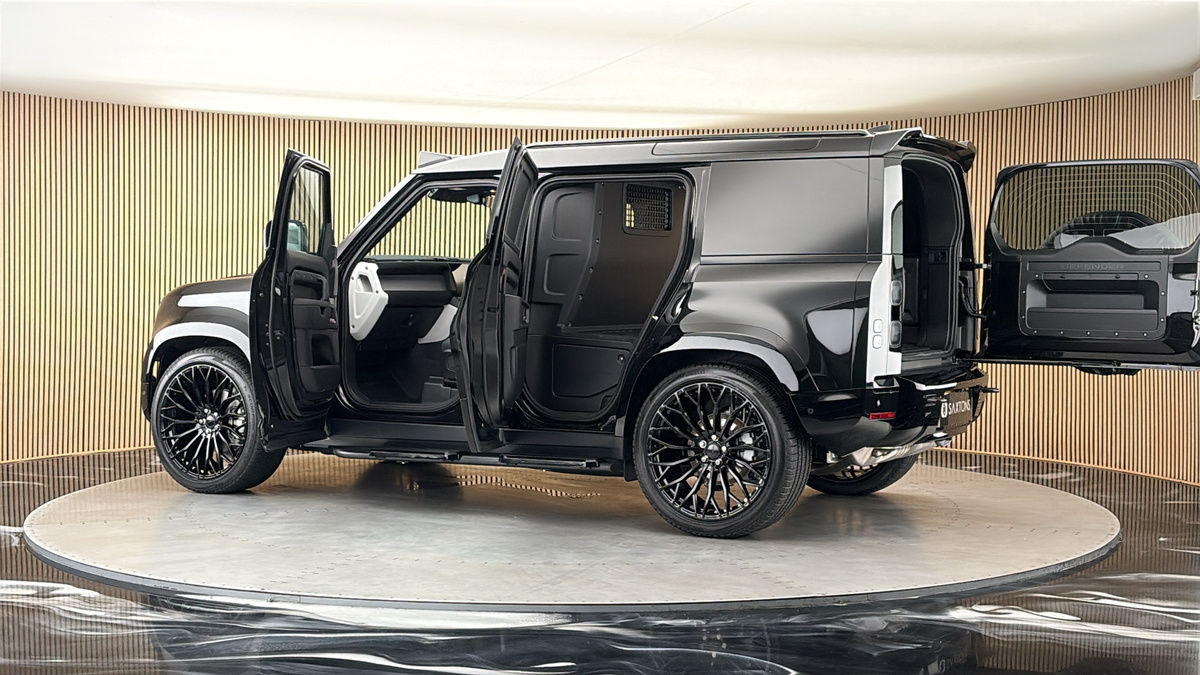 More views of Land Rover Defender 110