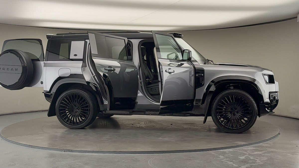 More views of Land Rover Defender 110