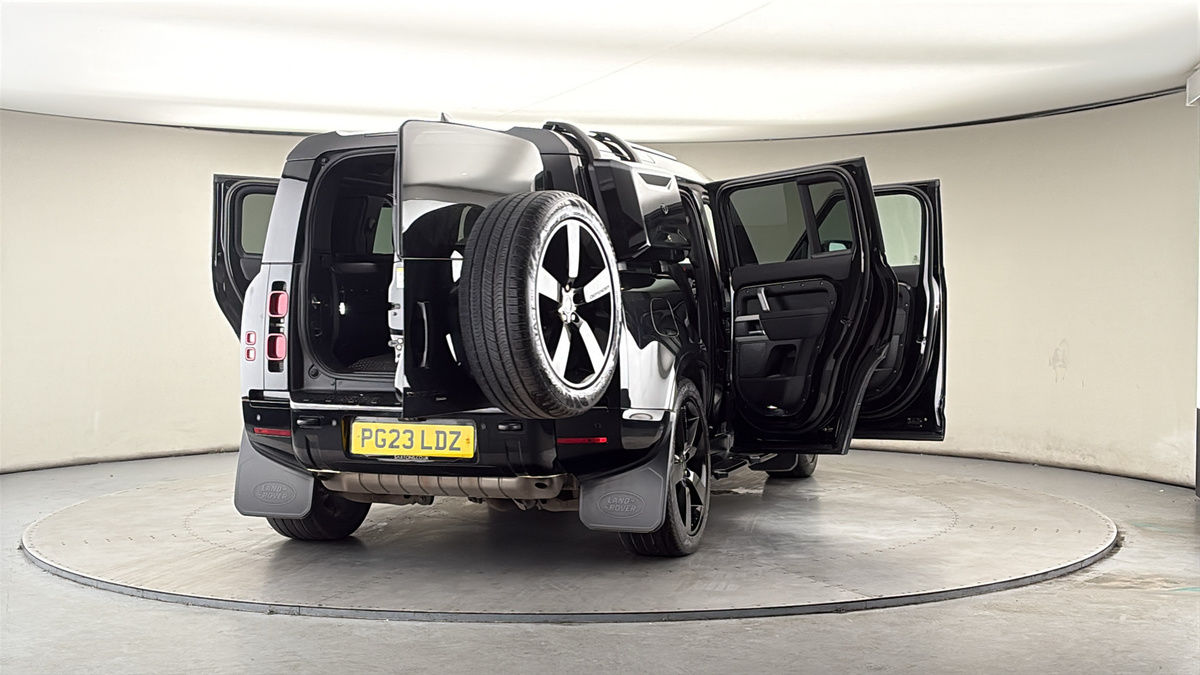 More views of Land Rover Defender 110