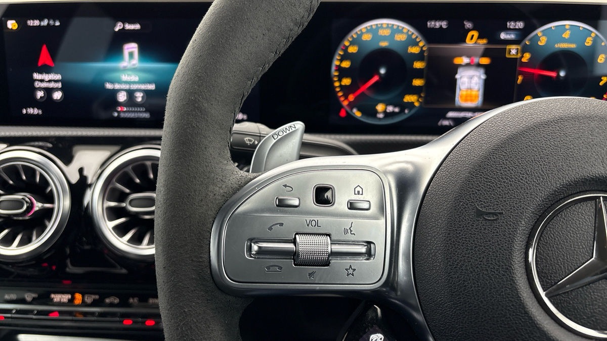 Mercedes-Benz CLA Image 13