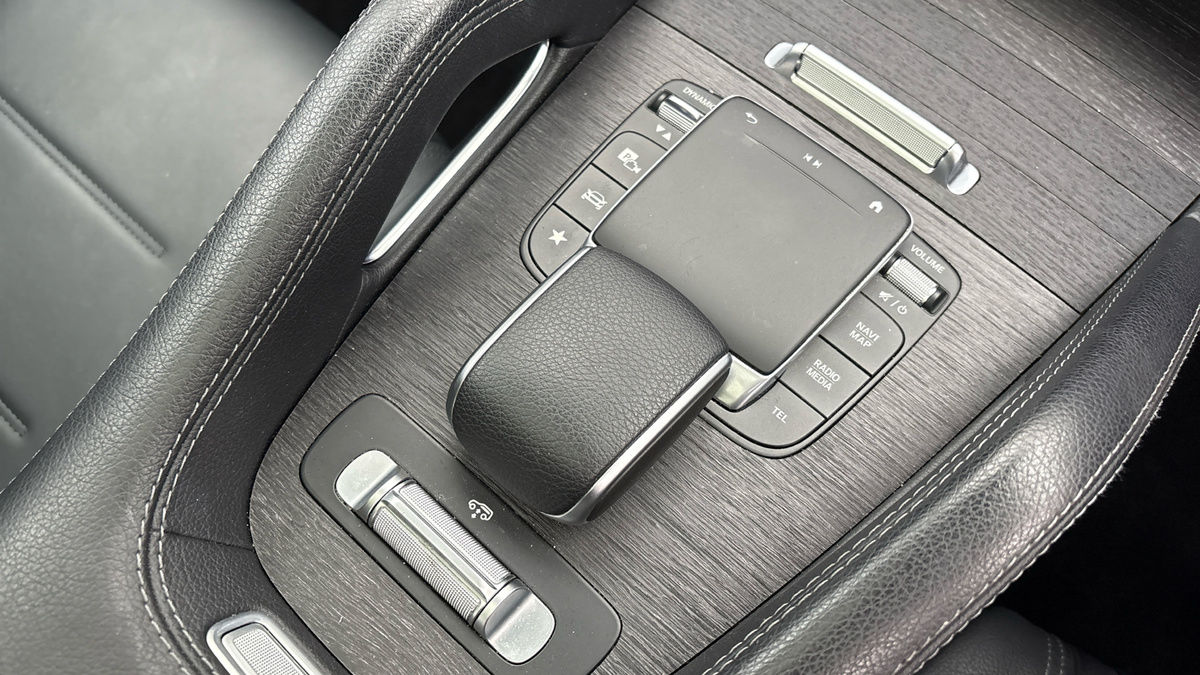 Mercedes-Benz GLE Image 25