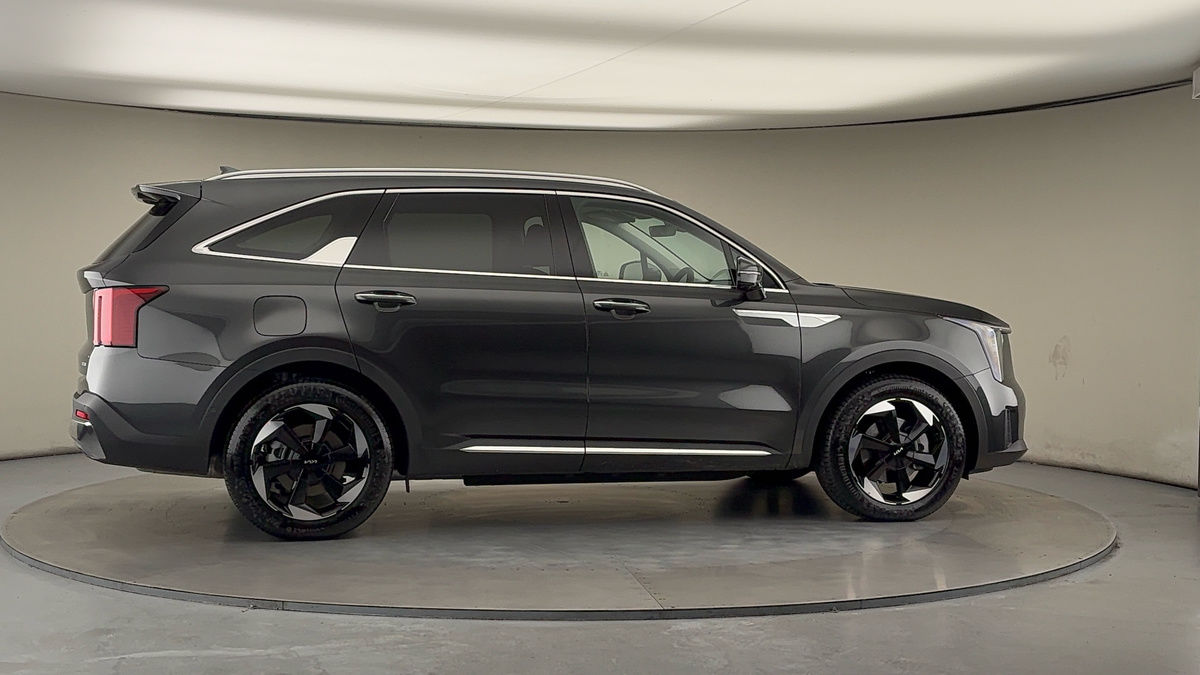 More views of Kia Sorento