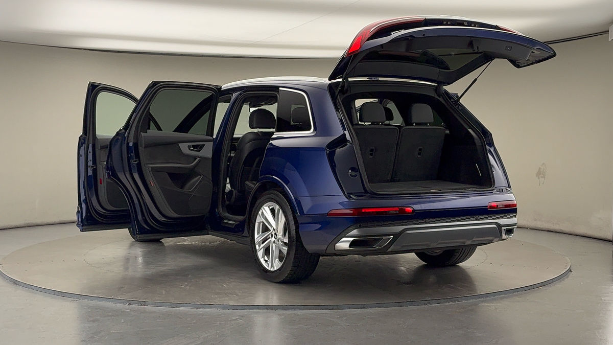 More views of Audi Q7