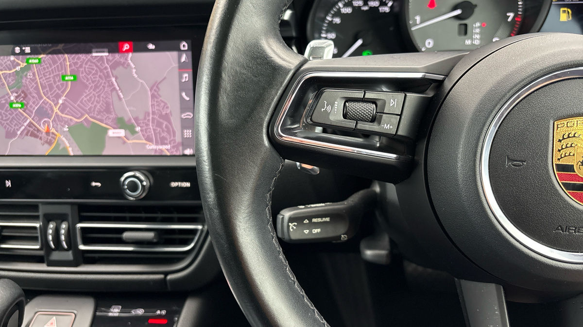 Porsche Macan Image 13