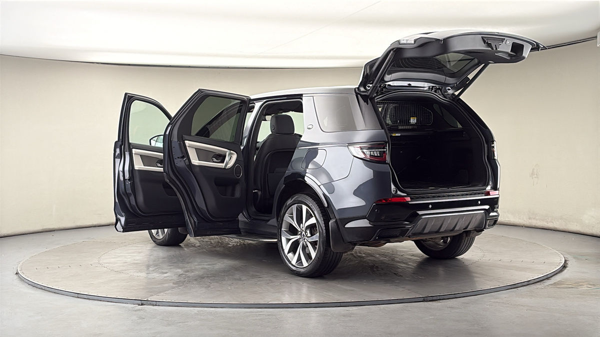 Land Rover Discovery Sport Image 23
