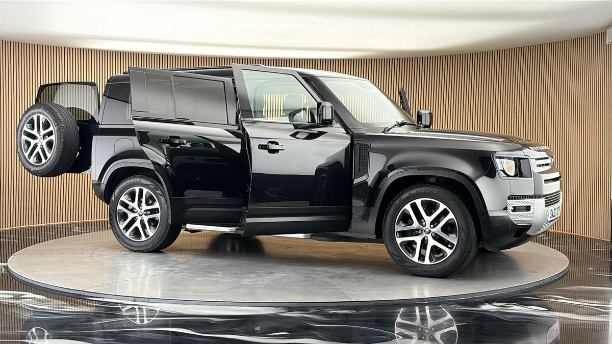 More views of Land Rover Defender 110