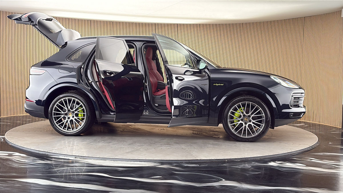 More views of Porsche Cayenne