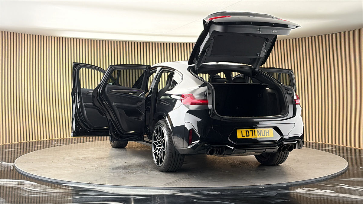 More views of BMW X4 M