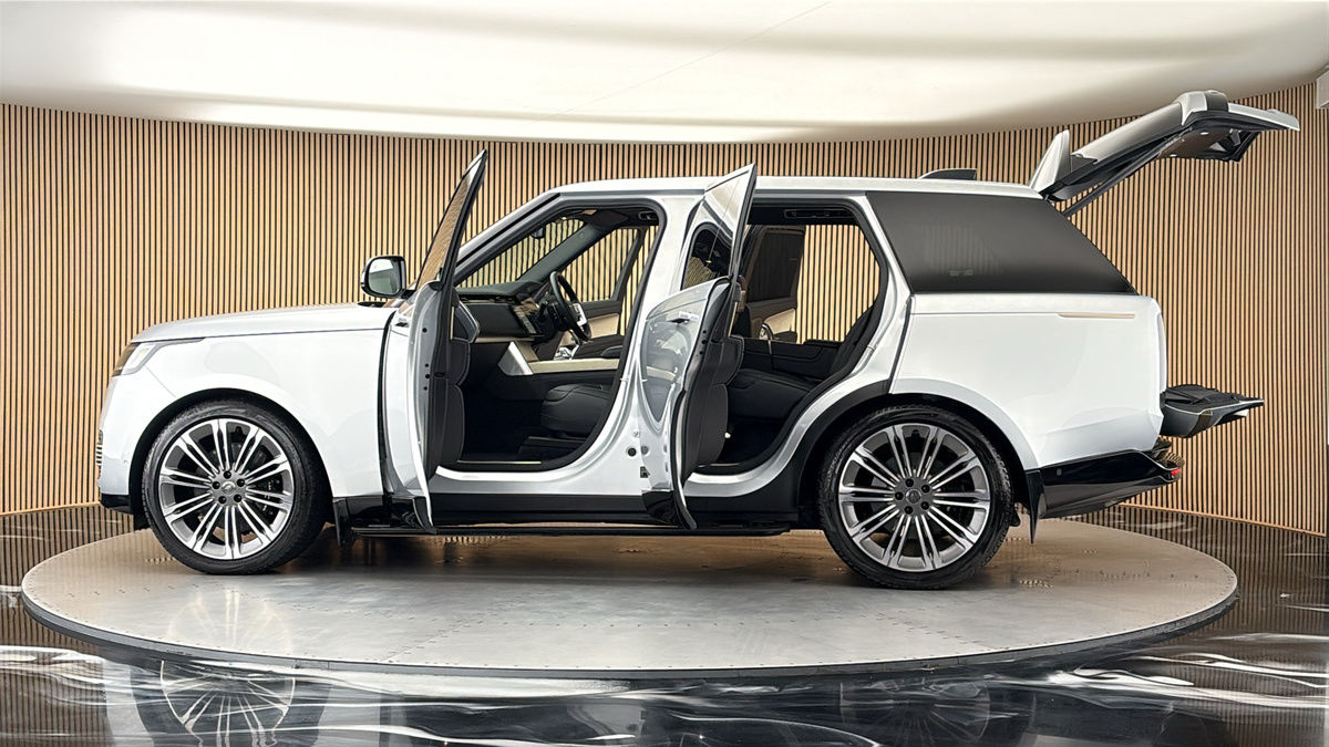More views of Land Rover Range Rover