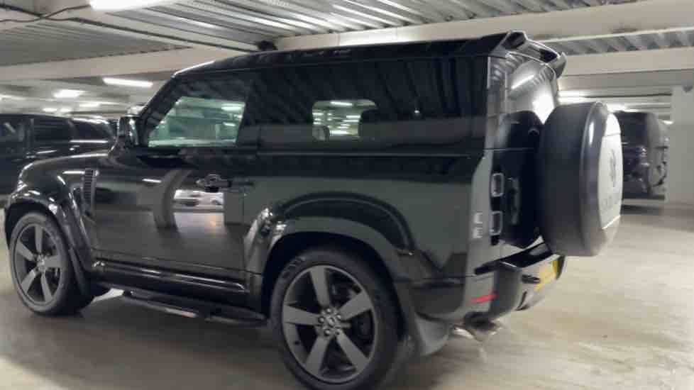 More views of Land Rover Defender 90