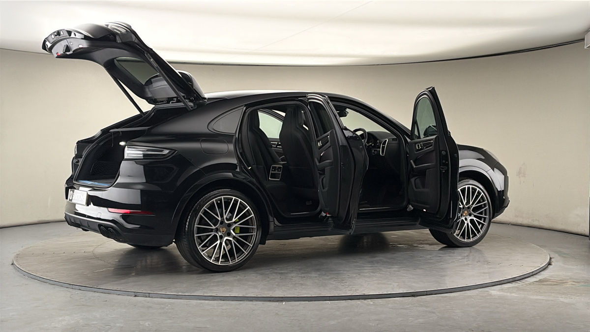 More views of Porsche Cayenne