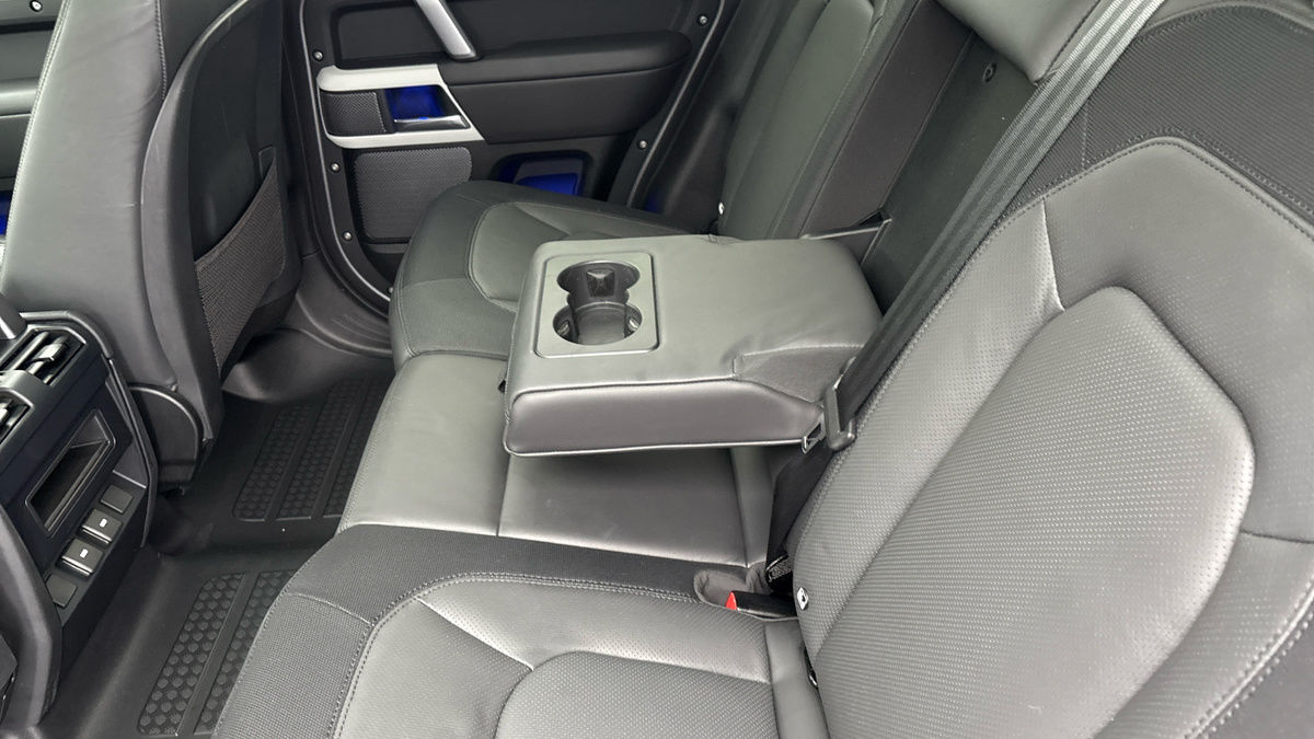 Land Rover Defender 110 Urban Image 9