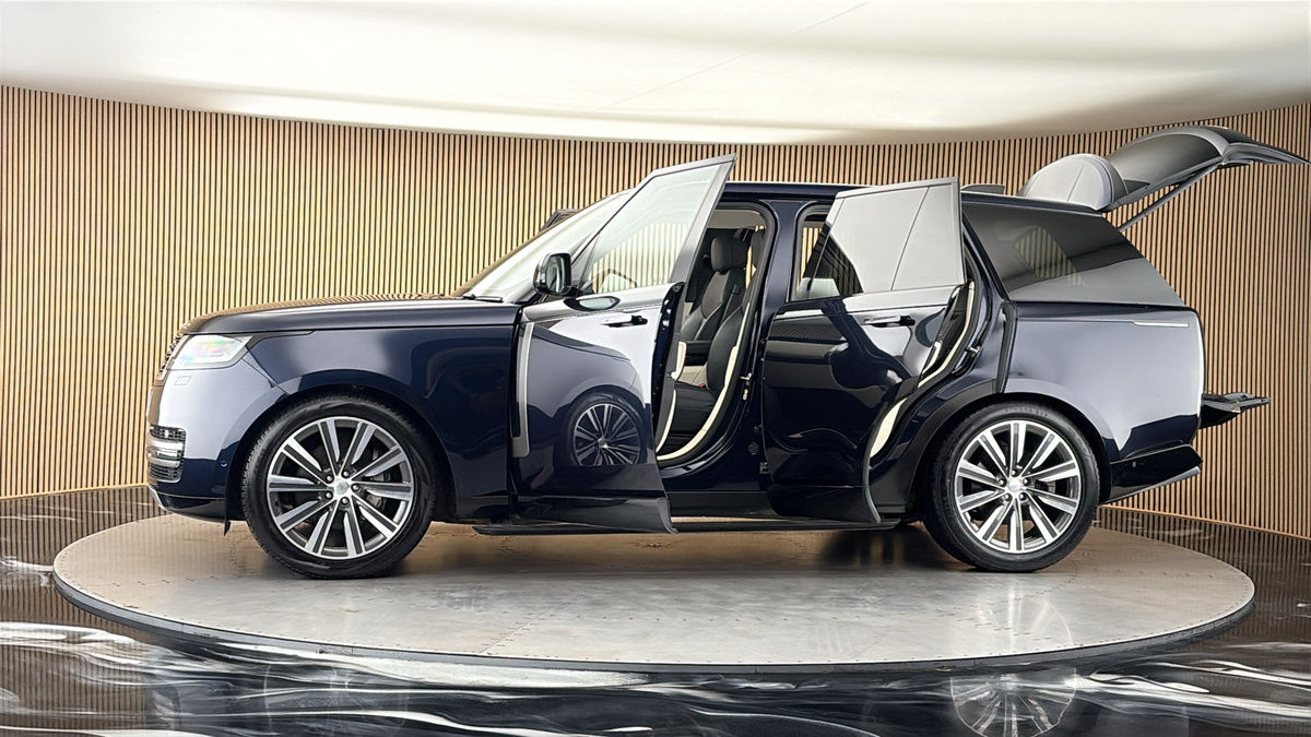More views of Land Rover Range Rover