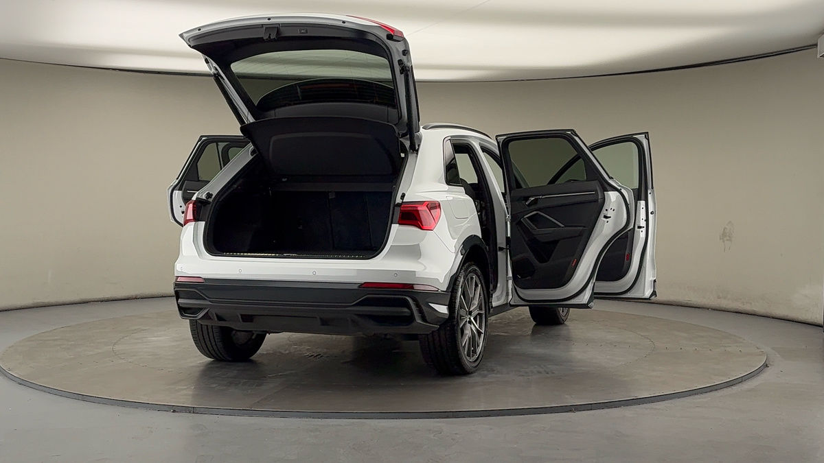 More views of Audi Q3