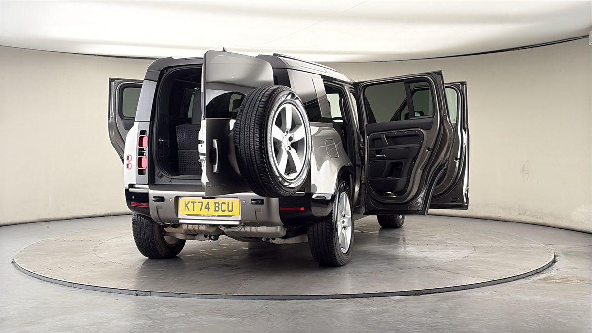 More views of Land Rover Defender 110