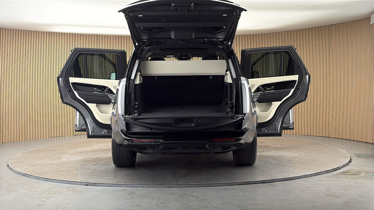 More views of Land Rover Range Rover