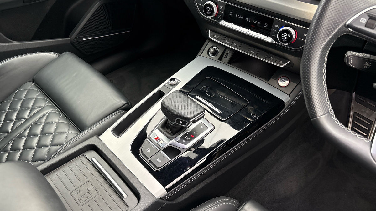 Audi SQ5 Image 18