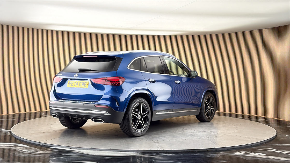 More views of Mercedes-Benz GLA