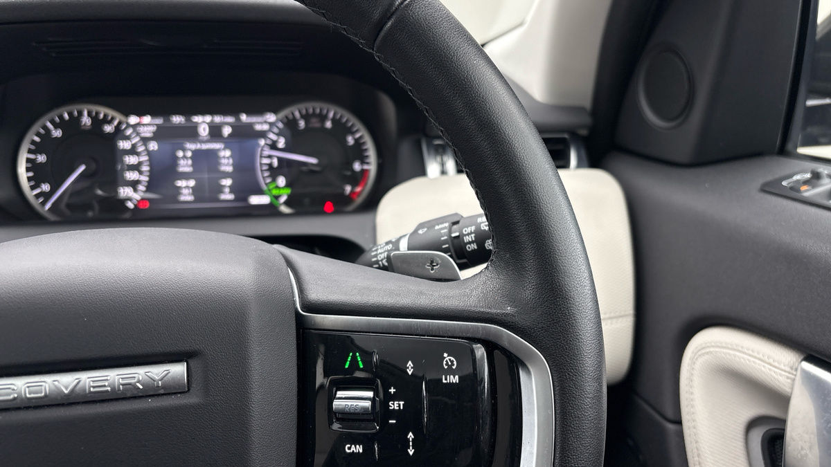 Land Rover Discovery Sport Image 14