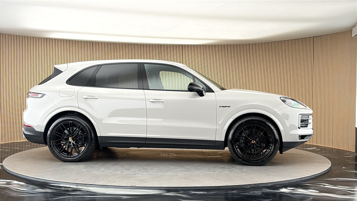 More views of Porsche Cayenne