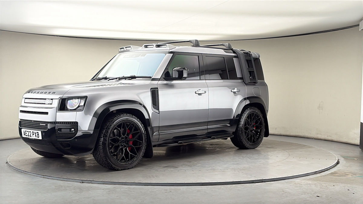 Land Rover Defender 110 Image 20