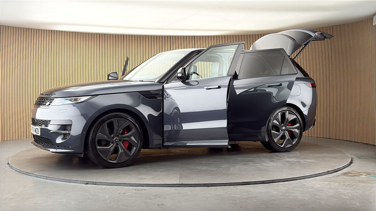 More views of Land Rover Range Rover Sport