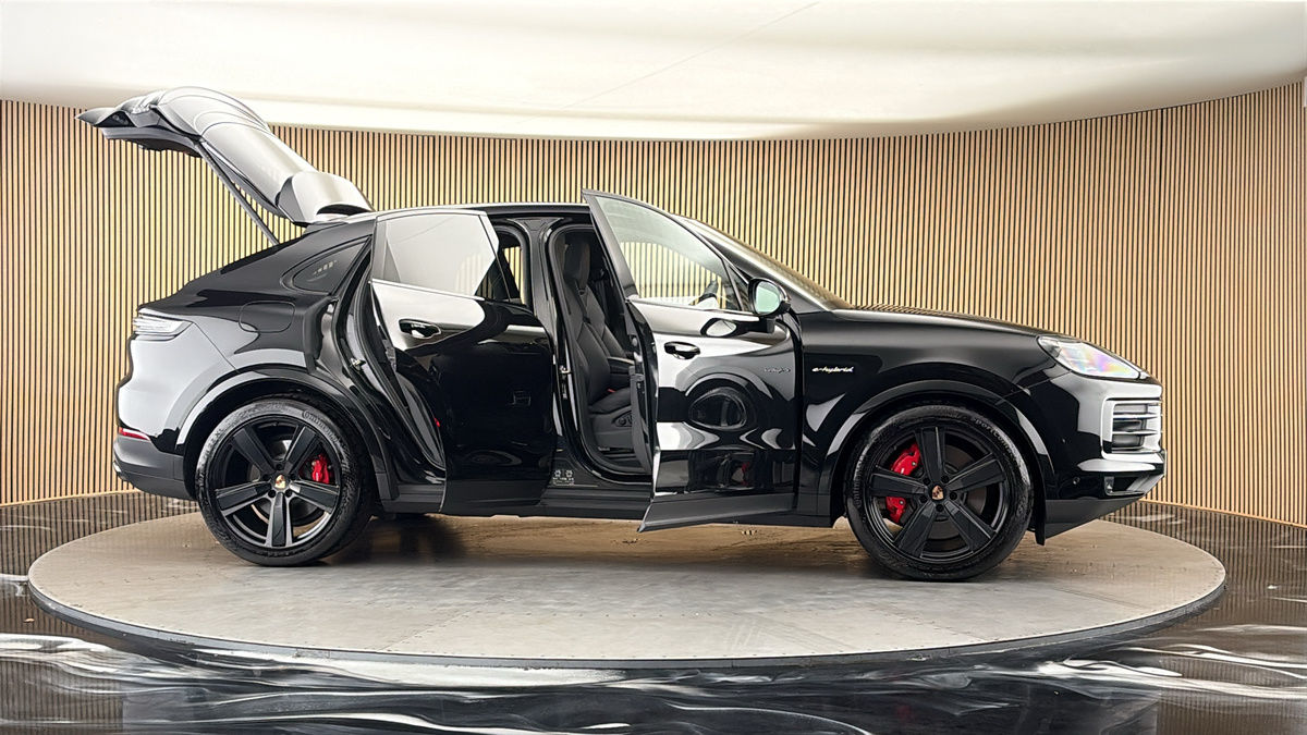 More views of Porsche Cayenne