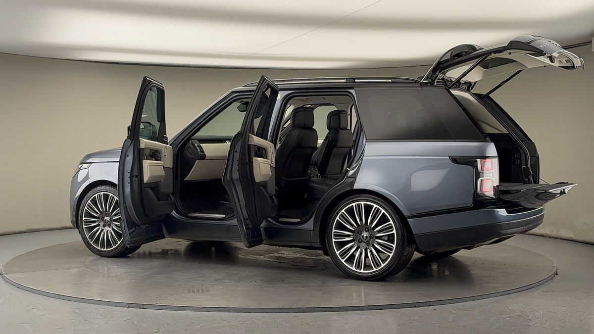 More views of Land Rover Range Rover