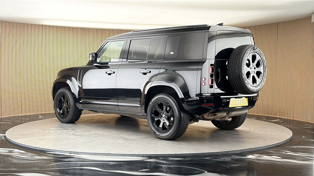 More views of Land Rover Defender 110