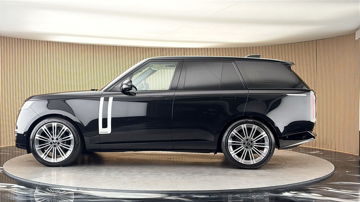 More views of Land Rover Range Rover