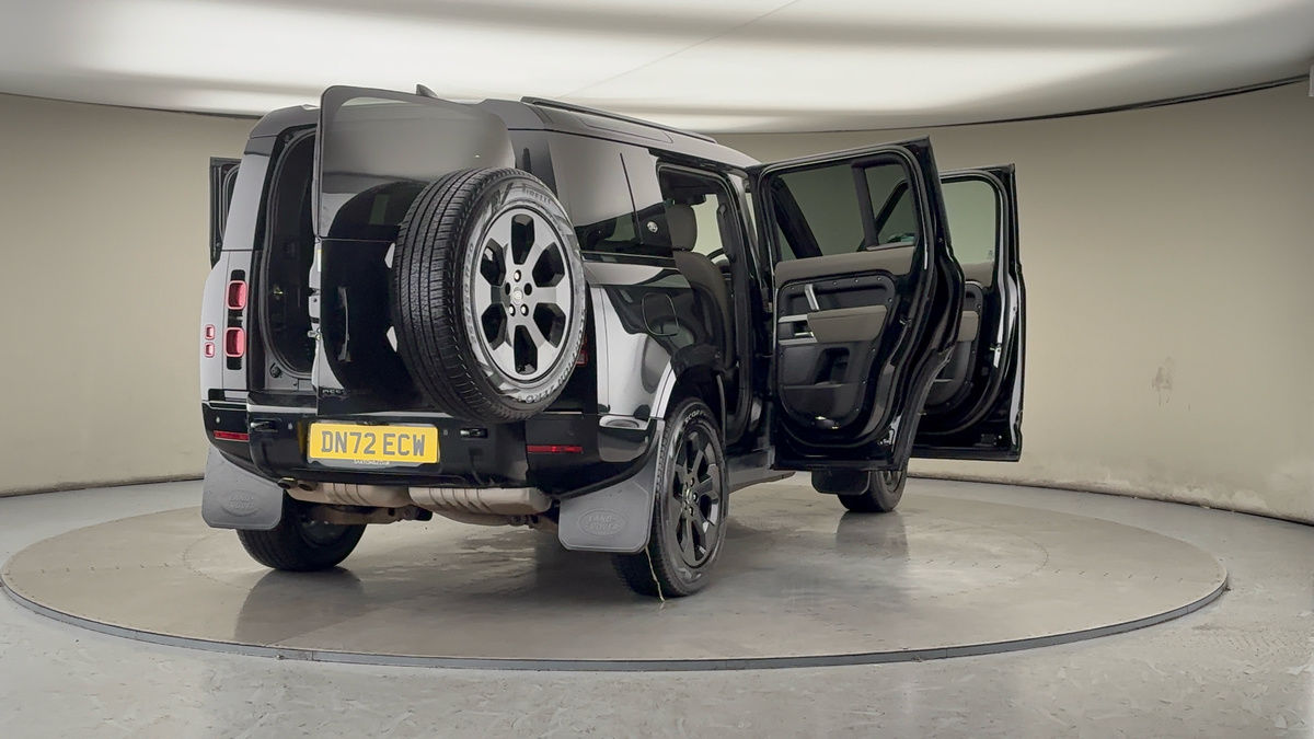 More views of Land Rover Defender 110