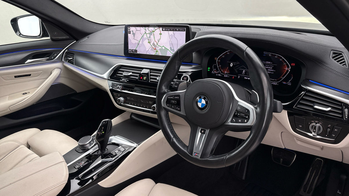 BMW 5 Series Image 5