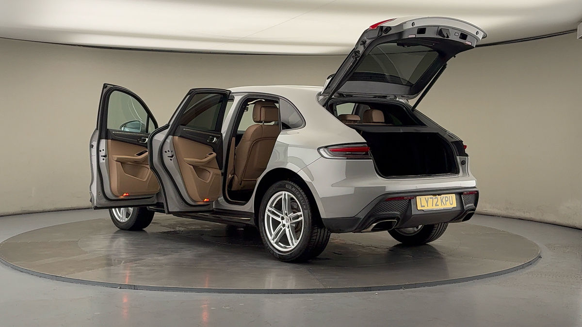 More views of Porsche Macan