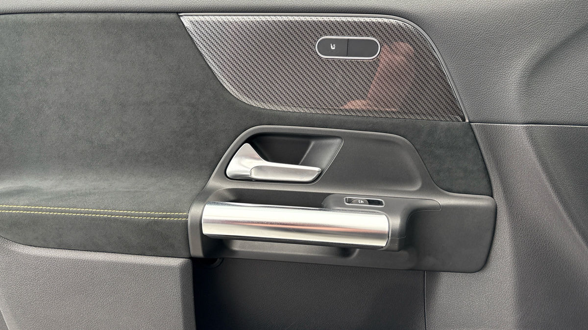 Mercedes-Benz GLA Image 19