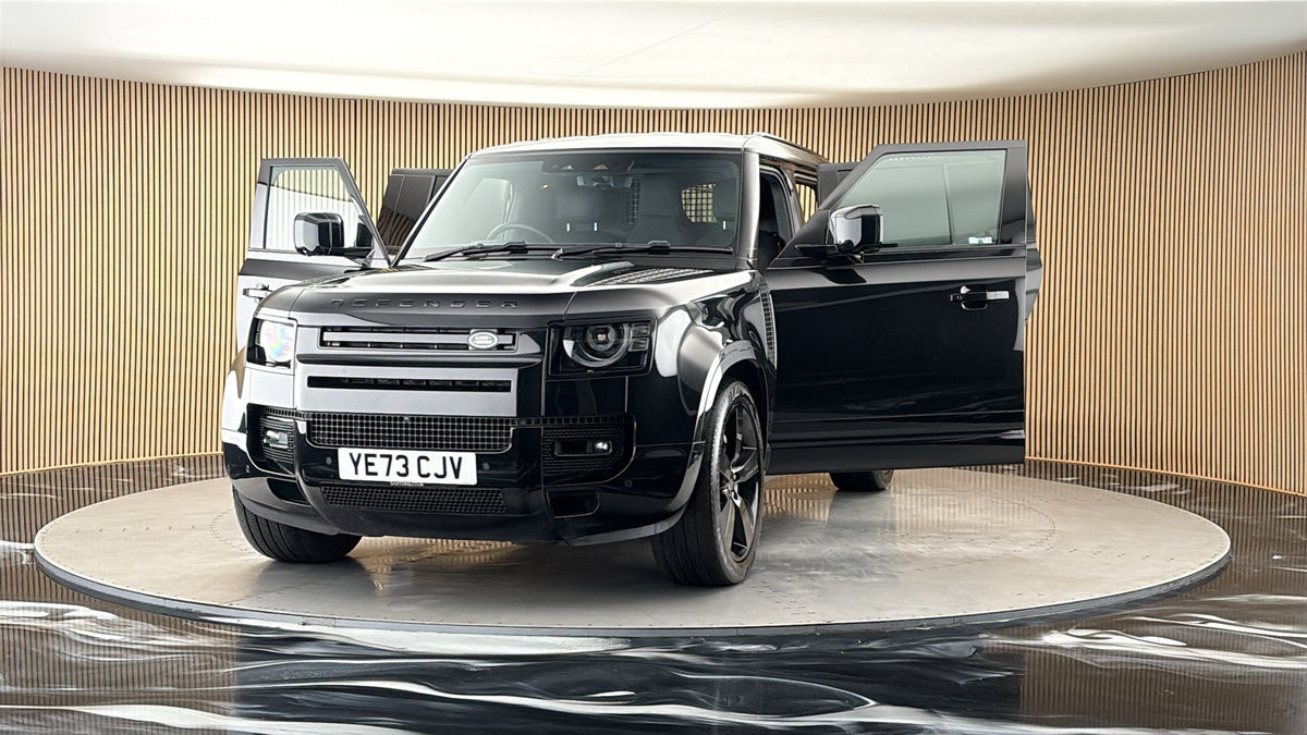 More views of Land Rover Defender 110