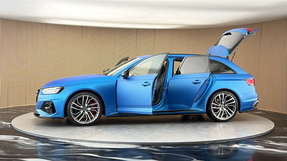 More views of Audi RS4 Avant