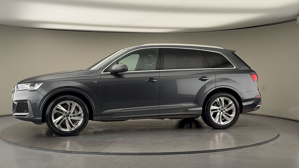 More views of Audi Q7