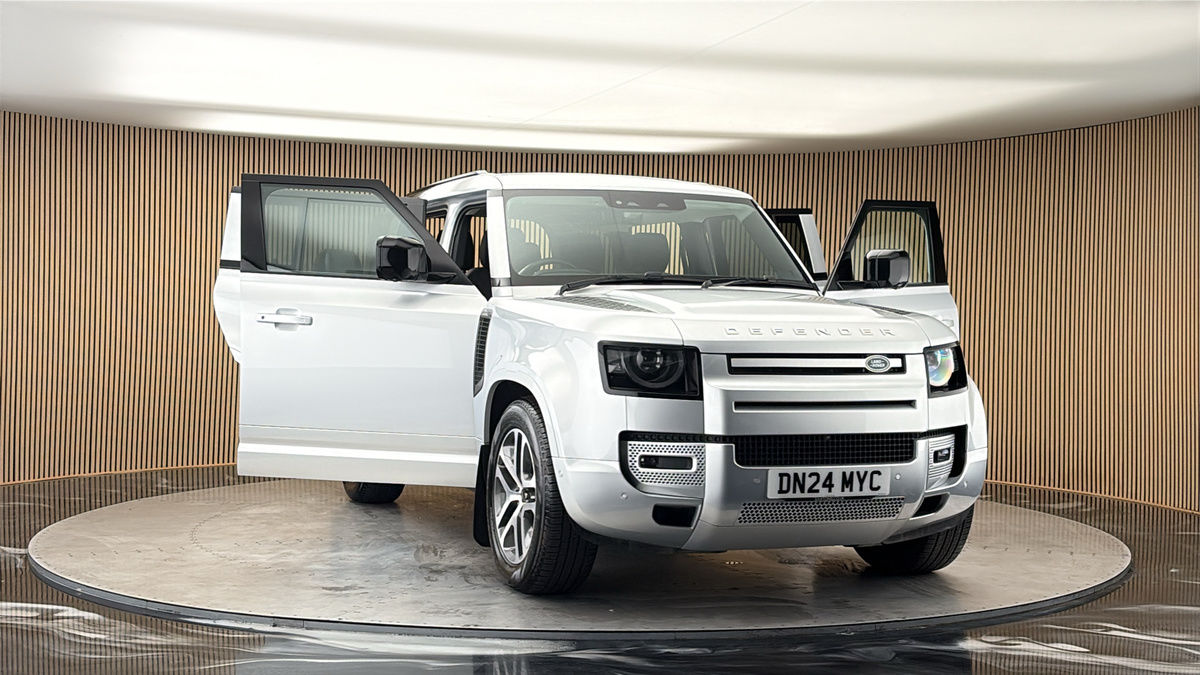 More views of Land Rover Defender 110