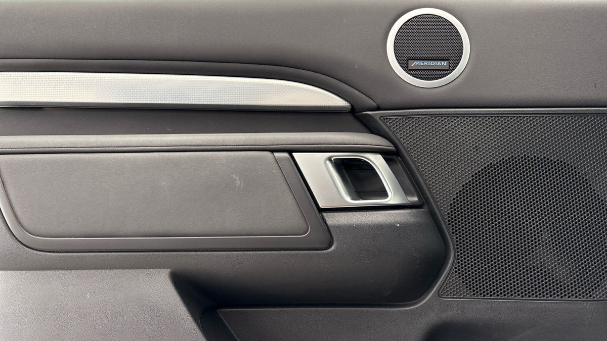 Land Rover Discovery Image 19