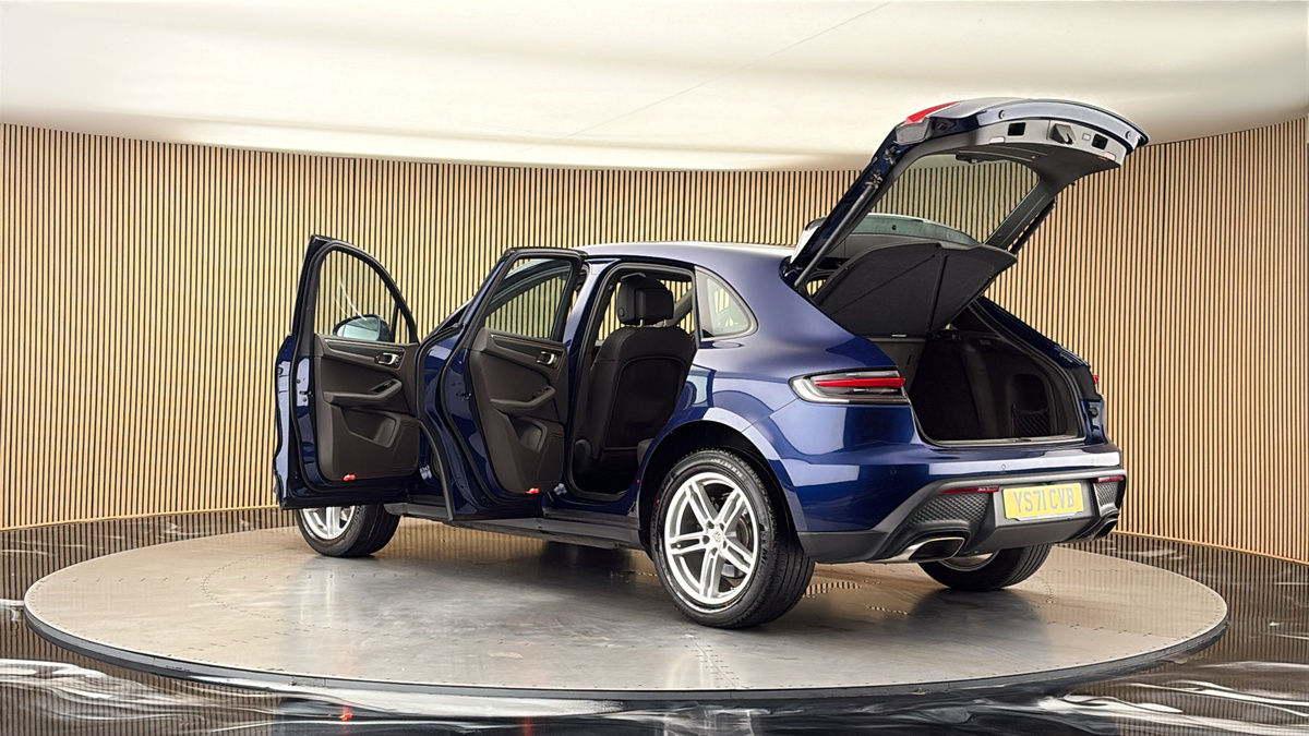 More views of Porsche Macan