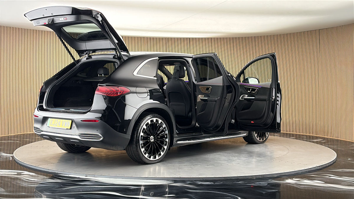 More views of Mercedes-Benz EQE